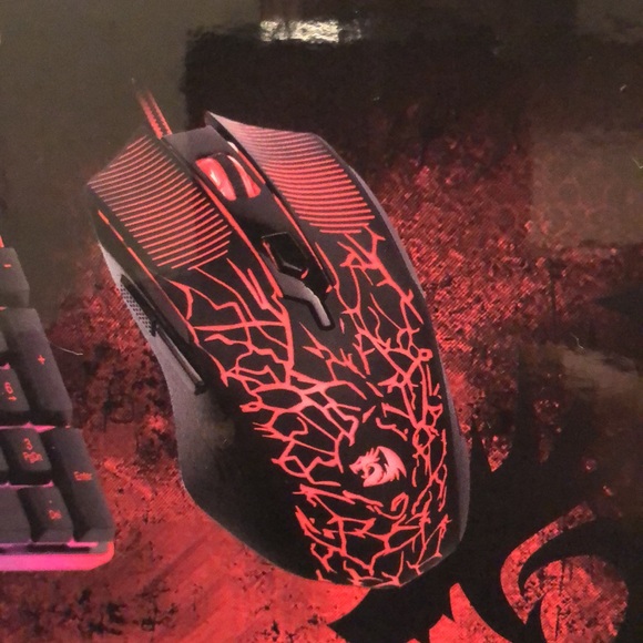 NWT unopened Redragon gaming essentials Keyboard/Mouse/Mousepad - Picture 4 of 16